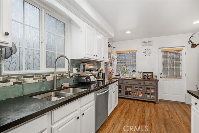 12343 Rives Avenue, Downey CA: https://media.crmls.org/medias/590ba28a-ef31-4692-a6cb-6fe716db2083.jpg