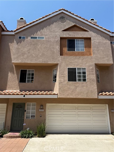 7655 Yorktown Avenue, Huntington Beach CA: https://media.crmls.org/medias/590bc9cb-ea75-4fcf-8878-fd67baab73f0.jpg