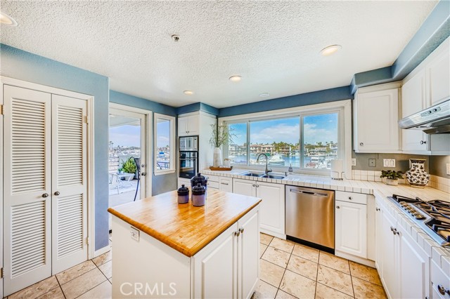 Detail Gallery Image 22 of 39 For 4167 Warner Ave #101,  Huntington Beach,  CA 92649 - 2 Beds | 2 Baths