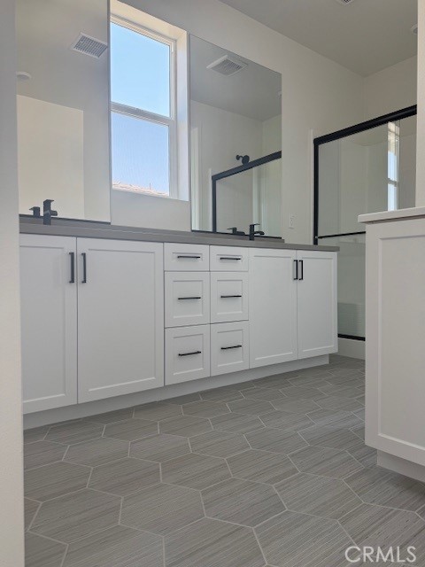 Detail Gallery Image 8 of 13 For 3564 E Indigo Privado, Ontario,  CA 91764 - 3 Beds | 2/1 Baths