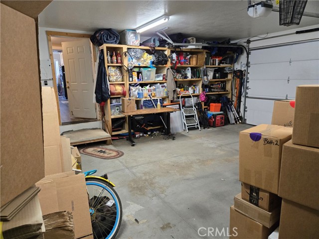 2097 Fox Lane, Big Bear City CA: https://media.crmls.org/medias/590d84e5-333d-4819-86d8-d09222e00e31.jpg