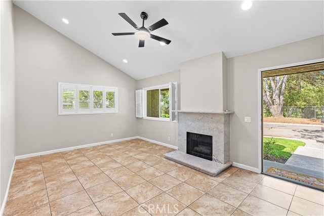 Detail Gallery Image 5 of 35 For 21 Summerwalk Ct, Newport Beach,  CA 92663 - 2 Beds | 2 Baths