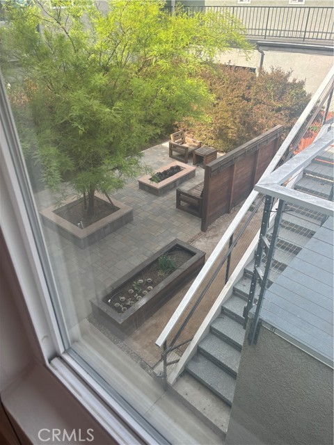 1102 Termino Avenue, Long Beach CA: https://media.crmls.org/medias/590f234f-2298-4e48-ae86-a4e867d8221a.jpg