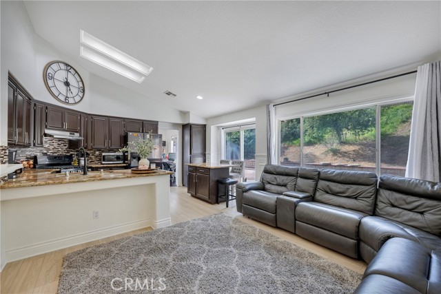 Detail Gallery Image 25 of 43 For 32009 Bourges, Lake Elsinore,  CA 92530 - 3 Beds | 2 Baths