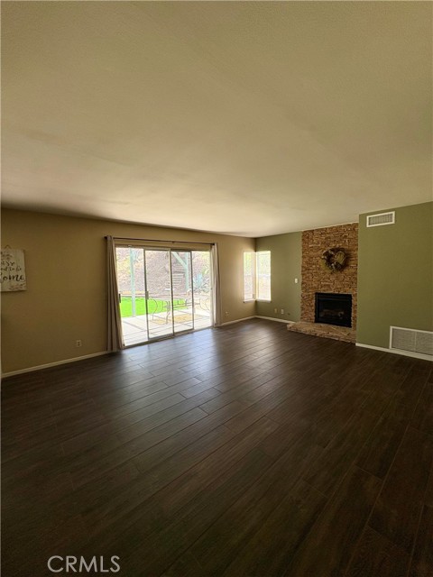 3050 Wildwood Avenue, Thousand Oaks CA: https://media.crmls.org/medias/591032bb-e7af-411d-9ab2-eb171f430d9d.jpg