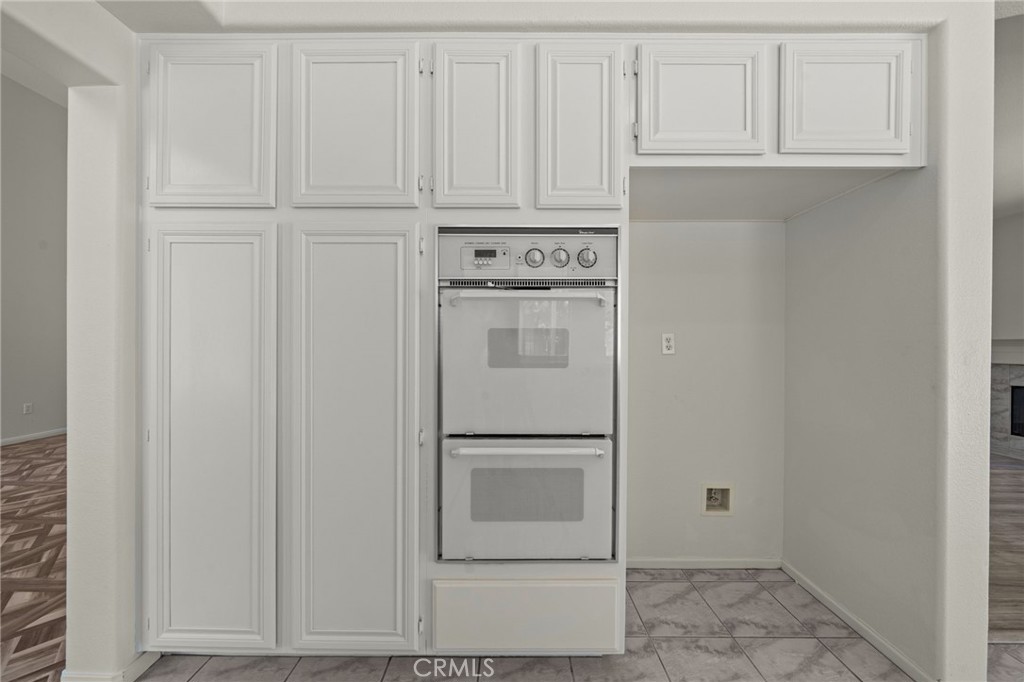 https://media.crmls.org/medias/59106d7a-afdd-4e15-955a-8cf38d365272.jpg?preset=X-Large