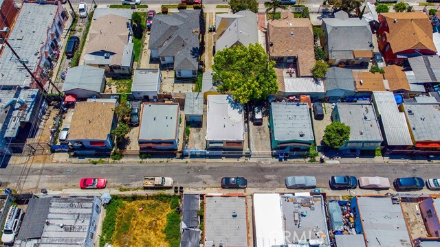 Detail Gallery Image 3 of 7 For 322 W 63rd Pl, Los Angeles,  CA 90003 - 2 Beds | 1 Baths