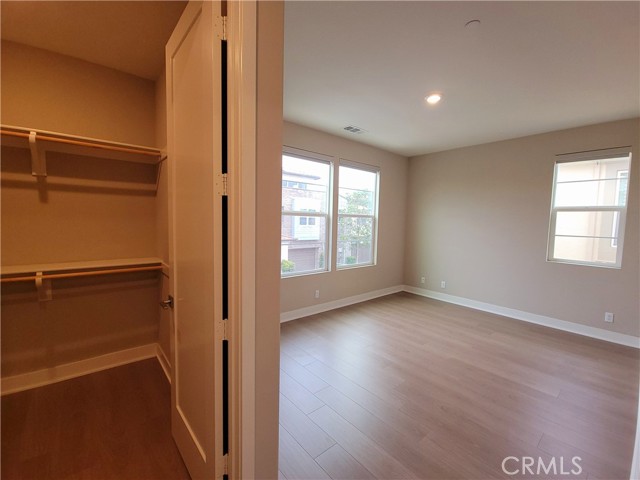 66 Swift, Irvine CA: https://media.crmls.org/medias/5911d4ed-f9f1-4de3-aabb-09a444dc72b1.jpg