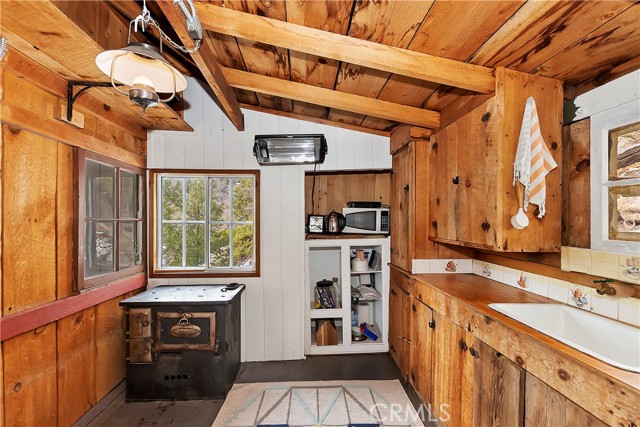 Detail Gallery Image 13 of 46 For 239 Big Bear Tract a,  Fawnskin,  CA 92333 - 1 Beds | 1 Baths