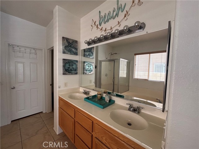 Detail Gallery Image 14 of 18 For 1800 Windermere Dr, Lancaster,  CA 93534 - 3 Beds | 2 Baths