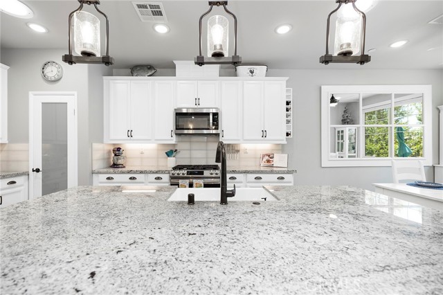 Detail Gallery Image 19 of 70 For 30210 Old Corral Cir, Menifee,  CA 92584 - 4 Beds | 2/1 Baths