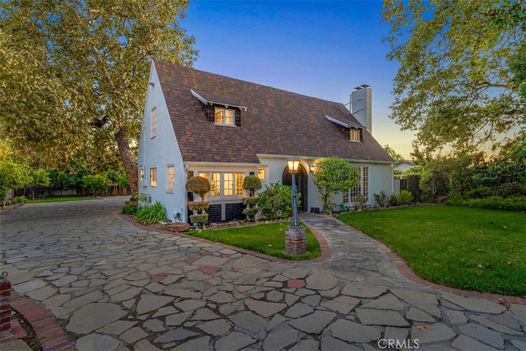 300 E Baseline Road