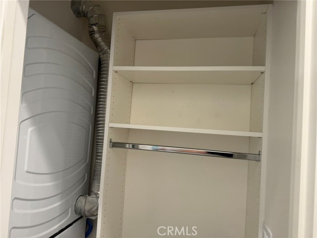 Detail Gallery Image 11 of 23 For 17816 W Bullock, Encino,  CA 91316 - 2 Beds | 2 Baths