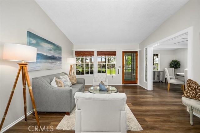1621 Interlachen, Seal Beach CA: https://media.crmls.org/medias/59153165-56f7-410a-851c-1693406d9d91.jpg