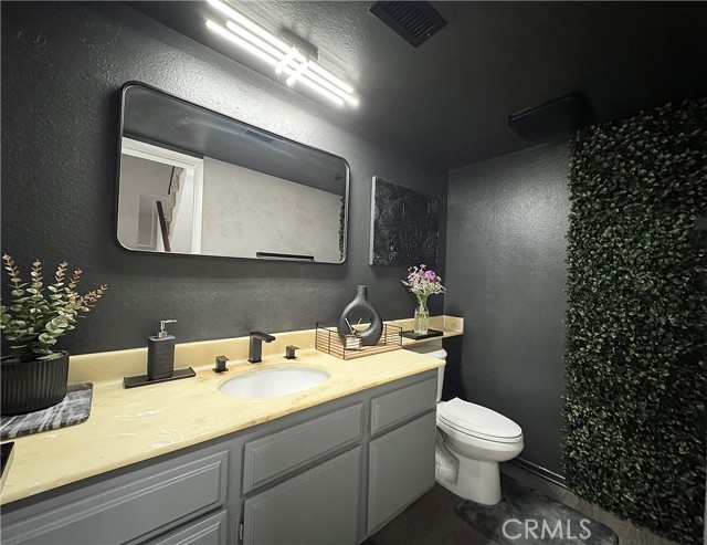 Detail Gallery Image 13 of 30 For 10201 Mason Ave #115,  Chatsworth,  CA 91311 - 3 Beds | 3 Baths