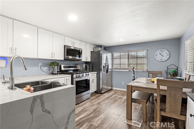 Detail Gallery Image 4 of 19 For 760 E 9th St #117,  San Bernardino,  CA 92410 - 3 Beds | 1 Baths