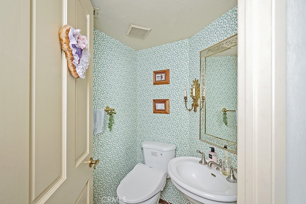 https://media.crmls.org/medias/59176891-1079-4646-92b5-b127c908819a.jpg?preset=X-Large