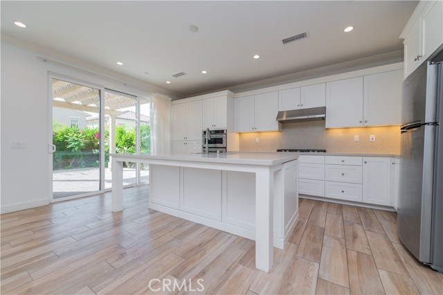111 Omar, Irvine CA: https://media.crmls.org/medias/59184e46-d743-4887-830d-5415073f6227.jpg