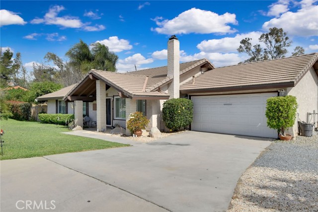 Detail Gallery Image 3 of 43 For 5970 Avenue Juan Bautista, Jurupa Valley,  CA 92509 - 4 Beds | 2 Baths