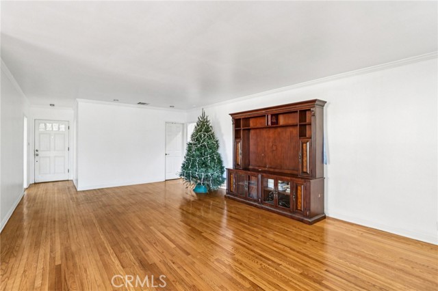 Detail Gallery Image 14 of 39 For 10509 Silverton, Tujunga,  CA 91042 - 4 Beds | 3 Baths