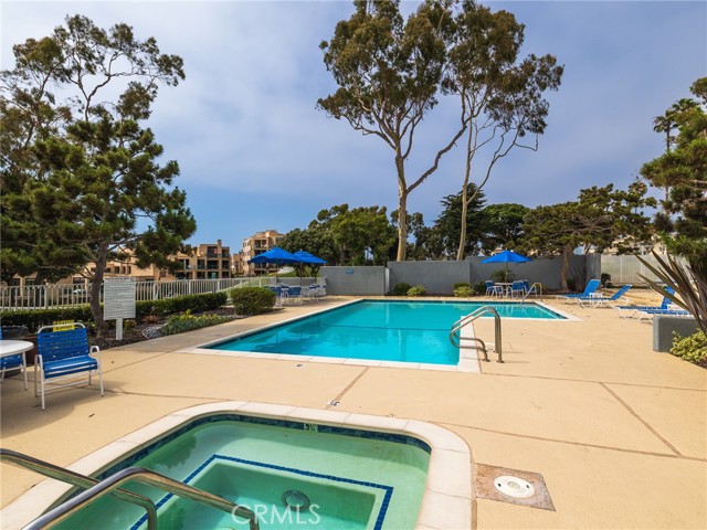 220 The Village, Redondo Beach, California 90277, 1 Bedroom Bedrooms, ,1 BathroomBathrooms,Residential,Sold,The Village,SB24153464