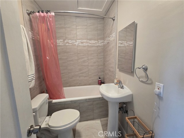Detail Gallery Image 12 of 15 For 127 N San Marino Ave, Pasadena,  CA 91107 - 1 Beds | 1 Baths