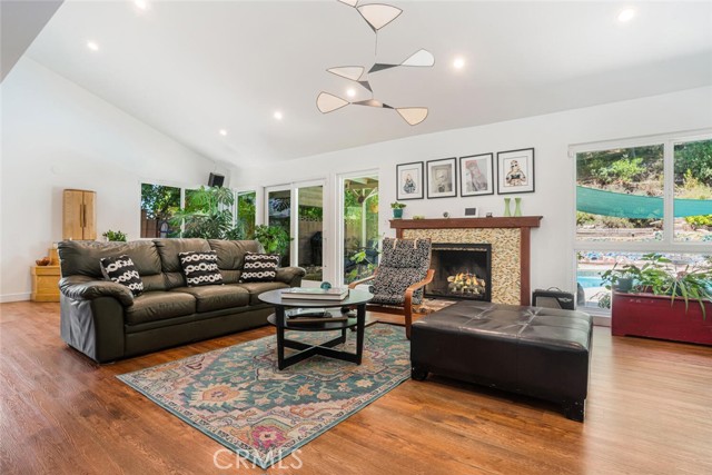 24101 Philiprimm Street, Woodland Hills CA: https://media.crmls.org/medias/591baf60-fa27-4d57-ab4e-6a5a0dc4d30d.jpg