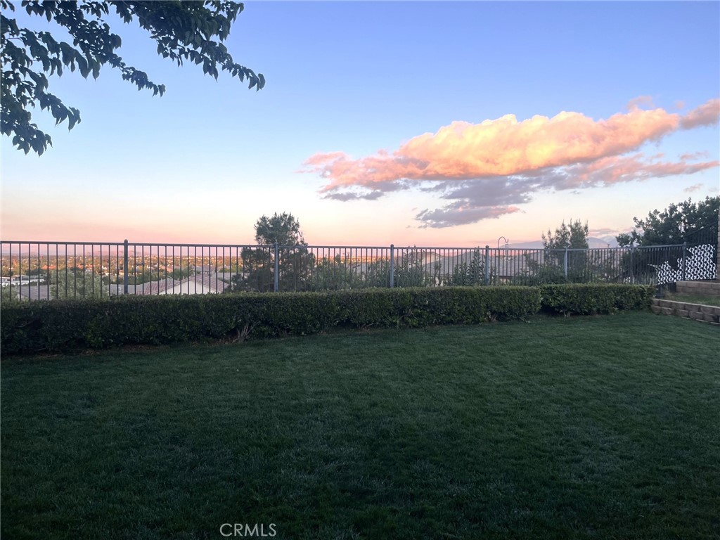 https://media.crmls.org/medias/591c5daf-ff4e-4c27-9572-82c918f28c6b.jpg?preset=X-Large