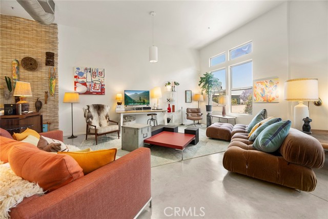 253 N Bush Street, Santa Ana CA: https://media.crmls.org/medias/591cdf93-a29a-4b78-9a14-cbf05794772d.jpg