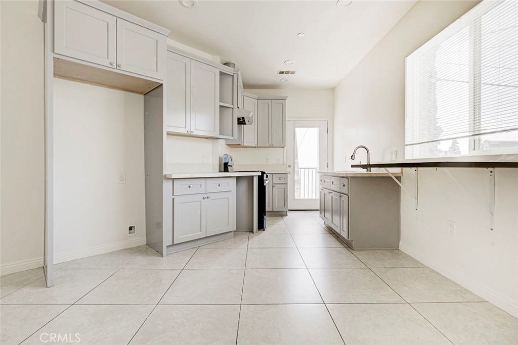 14328 Gilmore #5
