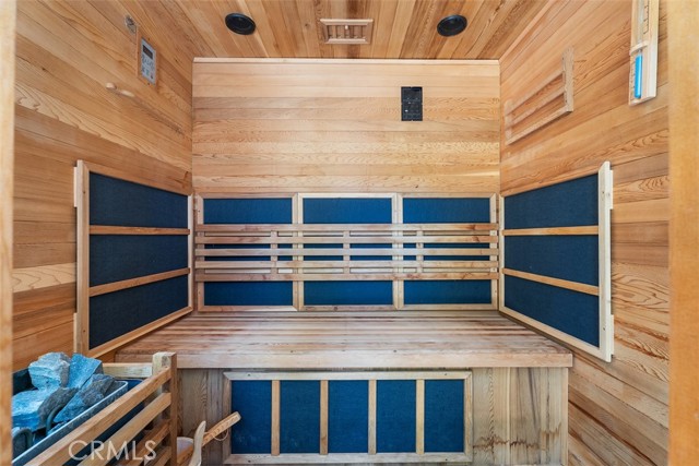 31719 Coast Highway, Laguna Beach CA: https://media.crmls.org/medias/591dec54-4720-4c39-8630-a7b65b8e28c6.jpg