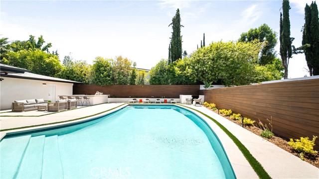 Detail Gallery Image 44 of 49 For 18823 La Amistad, Tarzana,  CA 91356 - 4 Beds | 4/1 Baths