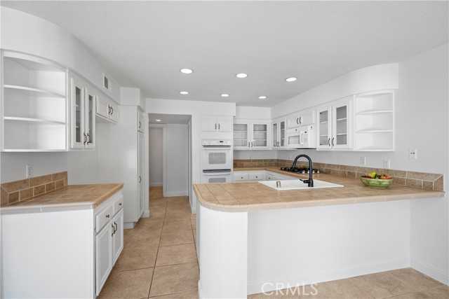 33 Calle Maria, Rancho Santa Margarita CA: https://media.crmls.org/medias/591e714a-2fdf-49e3-94ce-df745a905e09.jpg