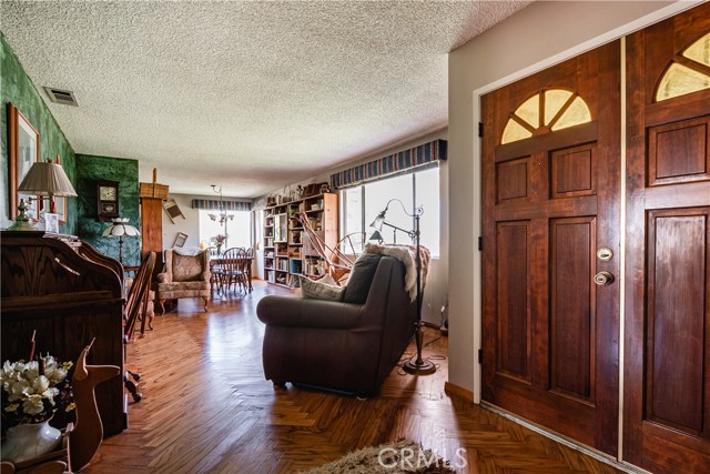 5535 Charlotte Lane, Jurupa Valley CA: https://media.crmls.org/medias/591ee315-fef2-423e-bc53-c16795b749bc.jpg