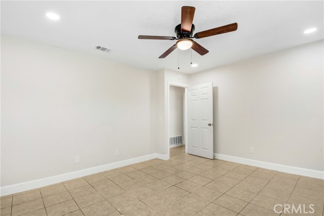Detail Gallery Image 9 of 20 For 3015 Spruce St, Rialto,  CA 92376 - 4 Beds | 2 Baths