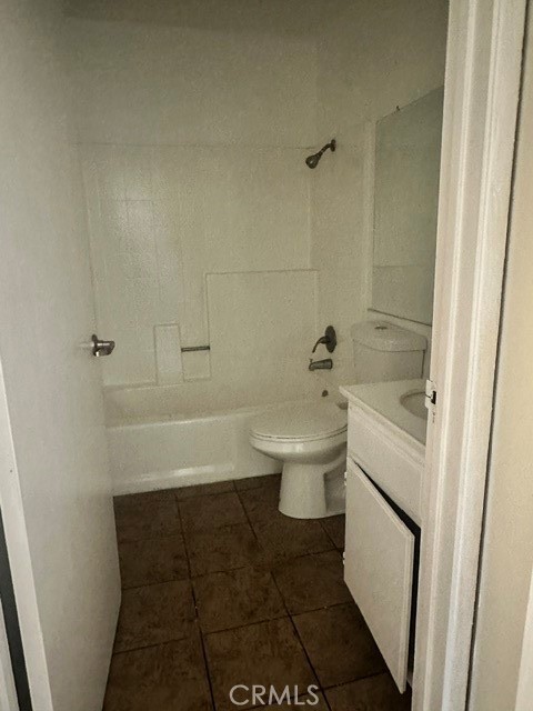 https://media.crmls.org/medias/5920794f-9ba2-4c0d-bed8-7747be2f75c8.jpg?preset=X-Large