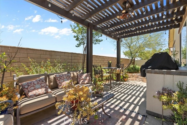 3937 Scarlet Oak Court, San Bernardino CA: https://media.crmls.org/medias/592090d1-c613-4107-807c-6307ef79be67.jpg