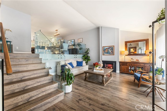 Detail Gallery Image 7 of 52 For 18146 Oxnard #48,  Tarzana,  CA 91356 - 3 Beds | 2/1 Baths