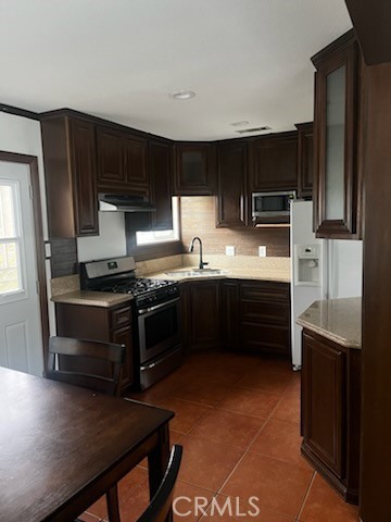 Detail Gallery Image 10 of 12 For 8895 Bennett, Fontana,  CA 92335 - 2 Beds | 1 Baths