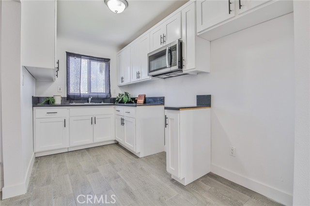 Detail Gallery Image 12 of 42 For 1434 W 92nd St, Los Angeles,  CA 90047 - 3 Beds | 2 Baths