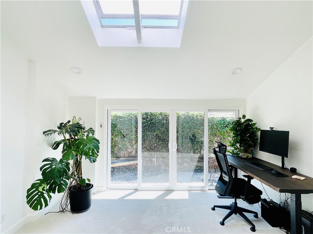 MLS #OC25138395 img 12