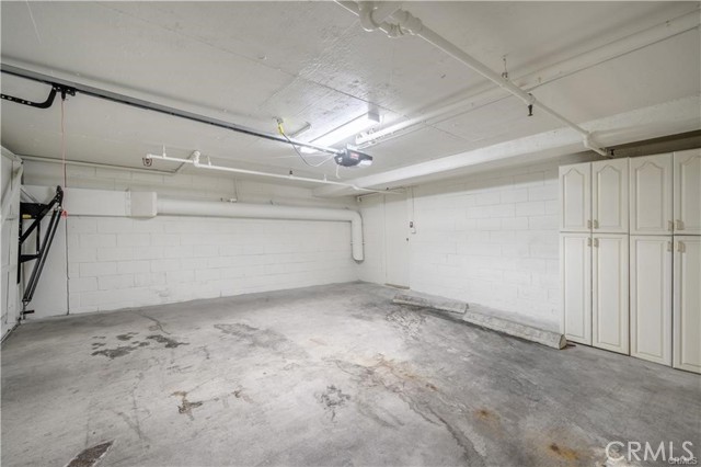 Detail Gallery Image 25 of 32 For 11954 Mayfield Ave #3,  Los Angeles,  CA 90049 - 2 Beds | 2/1 Baths