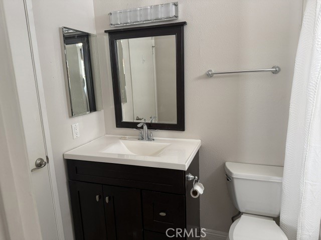 22135 Burbank photo 16