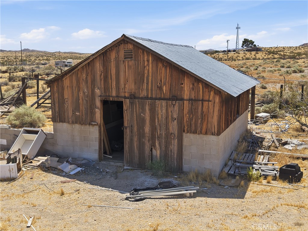 https://media.crmls.org/medias/5924428c-de58-4427-abb5-63e474dea904.jpg?preset=X-Large