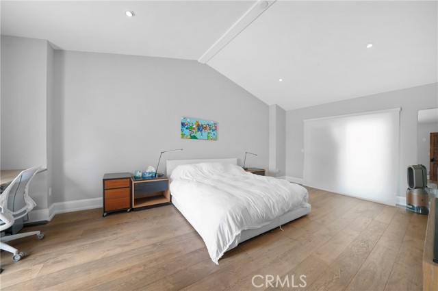 823 S Bundy Drive, Los Angeles CA: https://media.crmls.org/medias/59247eb2-8917-45db-aec2-c6bdd9e1ce41.jpg