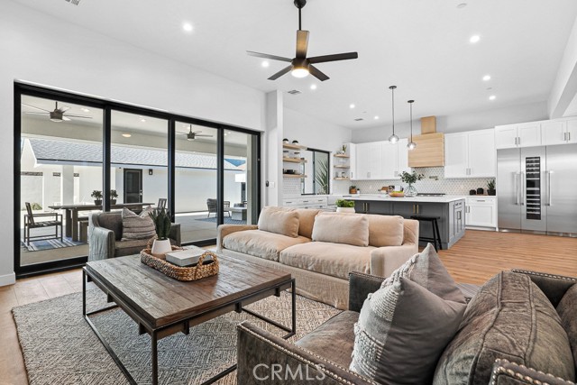 Detail Gallery Image 7 of 50 For 11221 Davenport Rd, Rossmoor,  CA 90720 - 5 Beds | 6 Baths