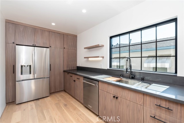 Detail Gallery Image 14 of 33 For 1242 W Summerland Ave, San Pedro,  CA 90732 - 2 Beds | 1 Baths