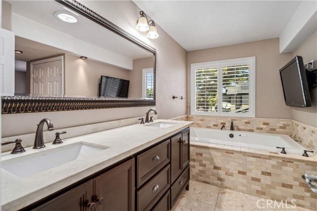 1609 Silvia Avenue, Lancaster CA: https://media.crmls.org/medias/59255b74-6a11-4e7a-aafe-f62edf75ce2a.jpg