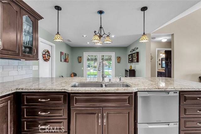 15725 Terraceview Court, Riverside CA: https://media.crmls.org/medias/5925fd3b-007c-4d41-8eee-ae63caa2ac23.jpg