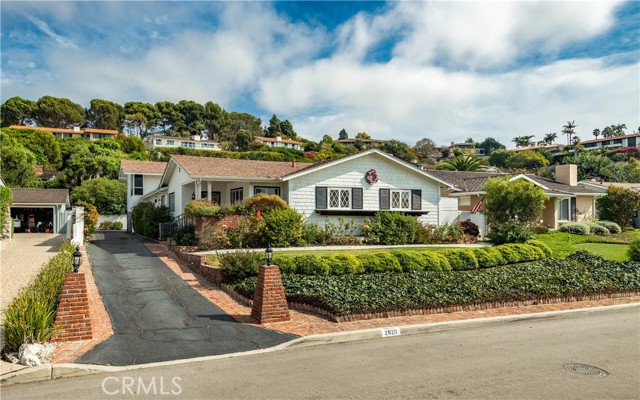 2820 Via De La Guerra, Palos Verdes Estates, California 90274, 3 Bedrooms Bedrooms, ,3 BathroomsBathrooms,Residential,Sold,Via De La Guerra,PV21224574